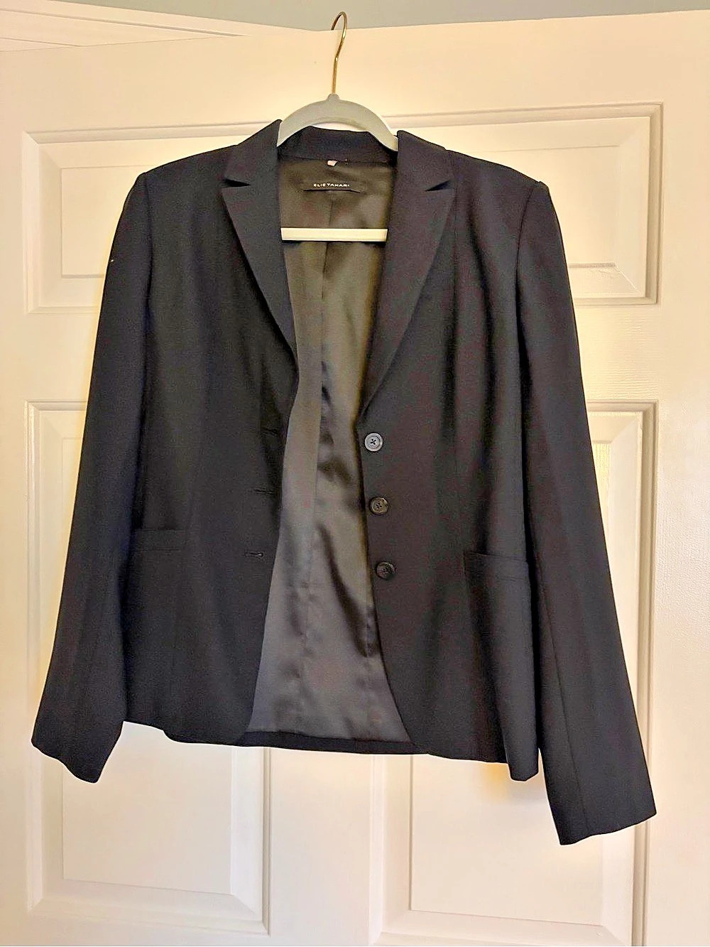 Elie Tahari Black Blazer Like New